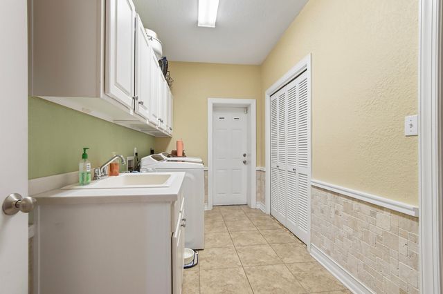 158 Whispering Way, Freeport, FL 32439