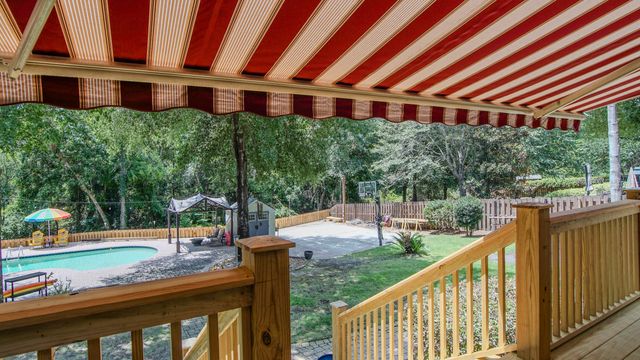 158 Whispering Way, Freeport, FL 32439