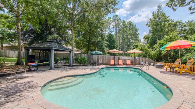 158 Whispering Way, Freeport, FL 32439
