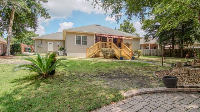 158 Whispering Way, Freeport, FL 32439