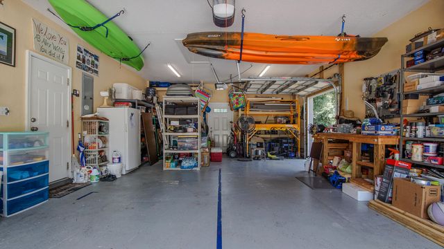 158 Whispering Way, Freeport, FL 32439