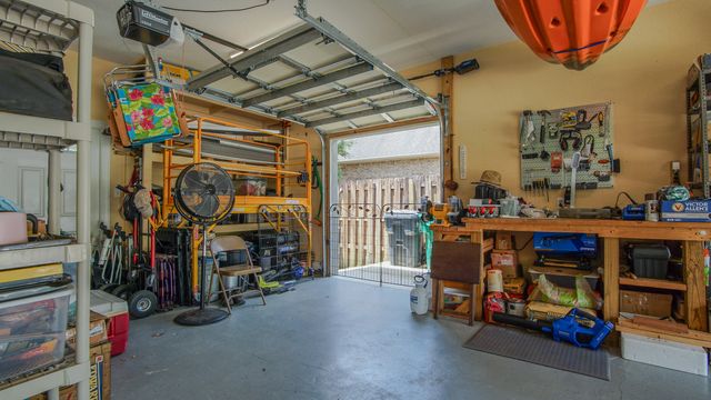 158 Whispering Way, Freeport, FL 32439