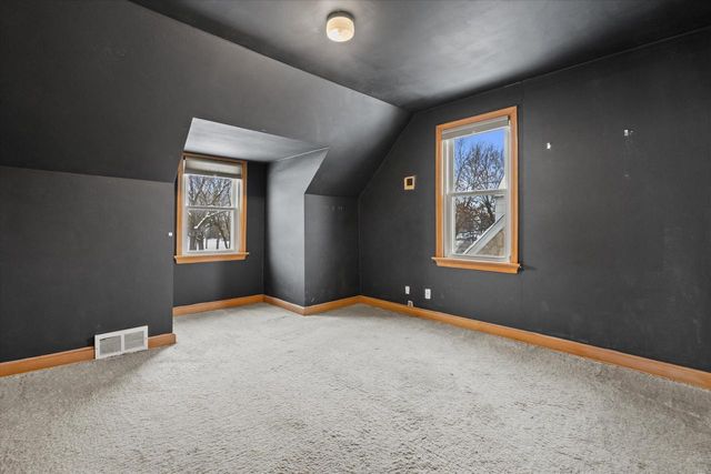 2640 S 78th STREET, West Allis, WI 53219