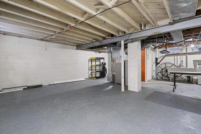 2640 S 78th STREET, West Allis, WI 53219