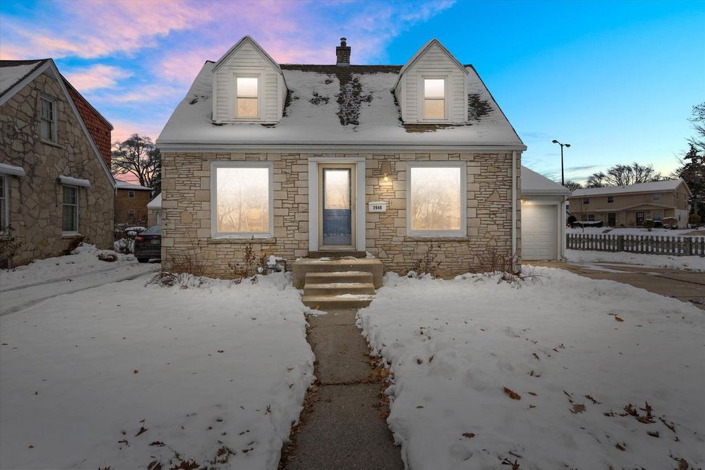 2640 S 78th STREET, West Allis, WI 53219