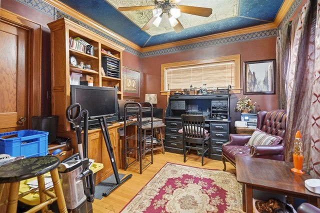 2702 Middle Road, Davenport, IA 52803