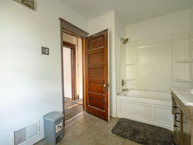 5062 Parker Street, Detroit, MI 48213