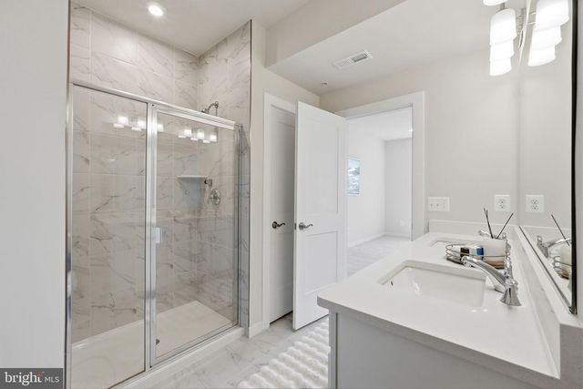 43830 MIDDLEWAY TER, Ashburn, VA 20147