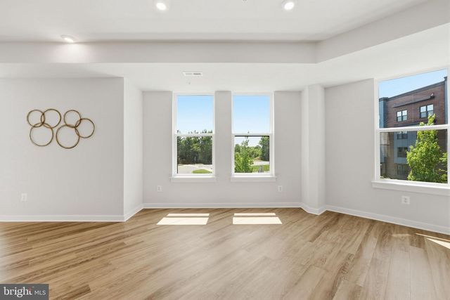 43830 MIDDLEWAY TER, Ashburn, VA 20147