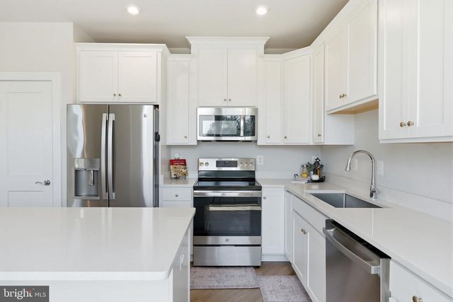 43830 MIDDLEWAY TER, Ashburn, VA 20147