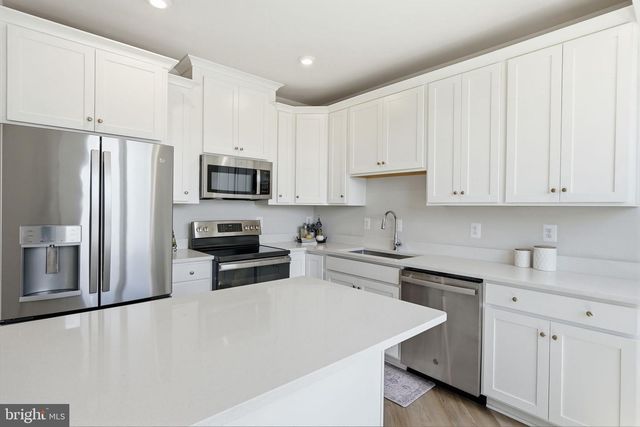43830 MIDDLEWAY TER, Ashburn, VA 20147