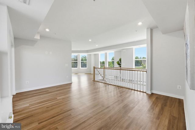 43830 MIDDLEWAY TER, Ashburn, VA 20147