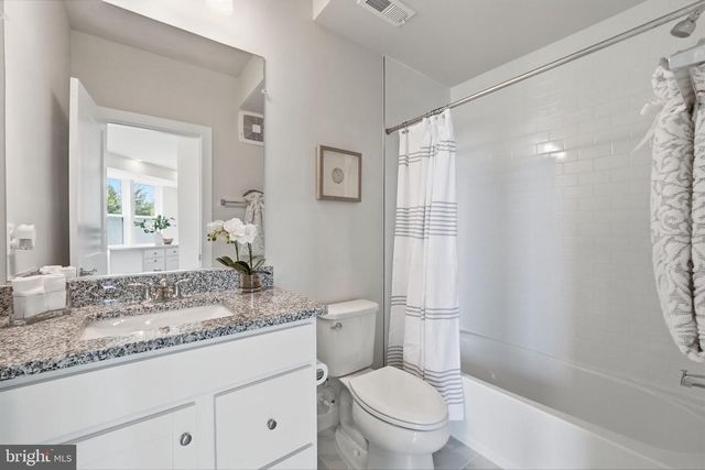43830 MIDDLEWAY TER, Ashburn, VA 20147