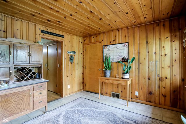 410 W Ash Street, Zionsville, IN 46077