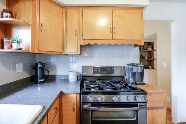 410 W Ash Street, Zionsville, IN 46077