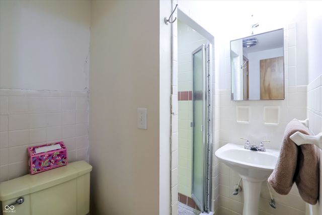 410 W Ash Street, Zionsville, IN 46077
