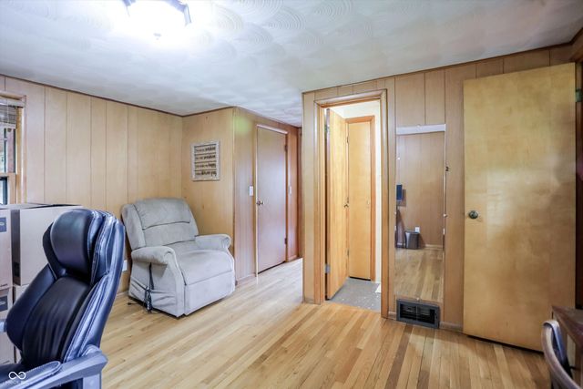 410 W Ash Street, Zionsville, IN 46077
