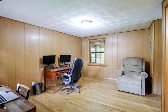 410 W Ash Street, Zionsville, IN 46077