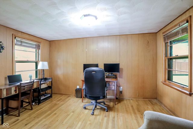 410 W Ash Street, Zionsville, IN 46077