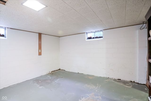 410 W Ash Street, Zionsville, IN 46077