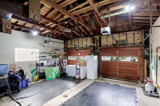410 W Ash Street, Zionsville, IN 46077