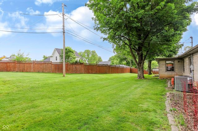 410 W Ash Street, Zionsville, IN 46077