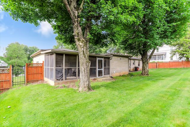 410 W Ash Street, Zionsville, IN 46077