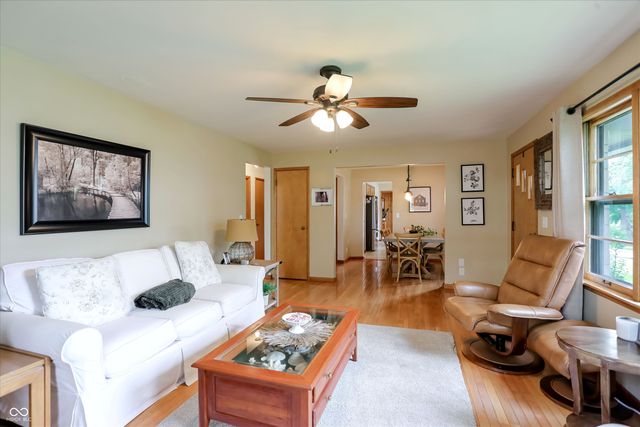 410 W Ash Street, Zionsville, IN 46077