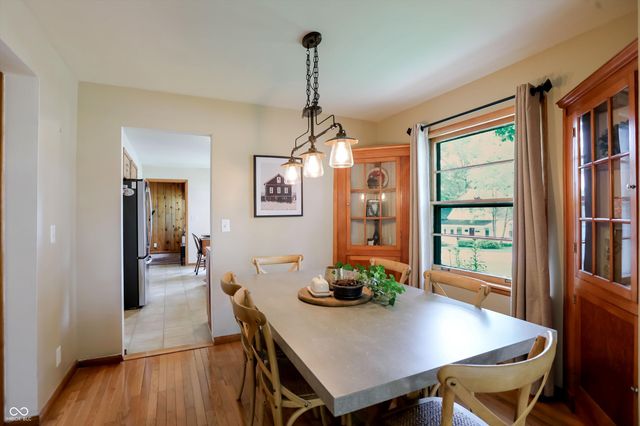 410 W Ash Street, Zionsville, IN 46077