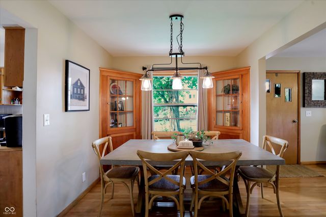 410 W Ash Street, Zionsville, IN 46077