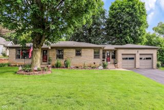 410 W Ash Street, Zionsville, IN 46077