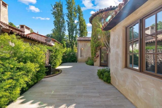 6937 Corte Spagna, Rancho Santa Fe, CA 92091