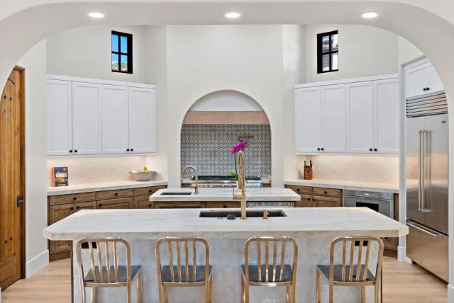 6937 Corte Spagna, Rancho Santa Fe, CA 92091