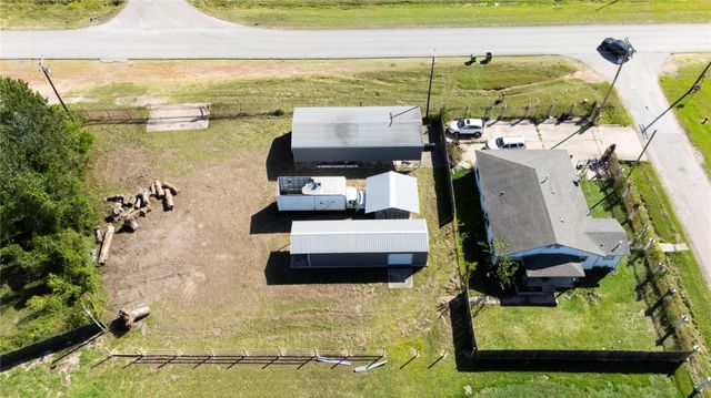 1301 N San Jacinto Avenue, Cleveland, TX 77327