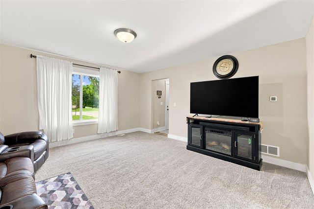 30 Ecklund Street, Sparta, MI 49345