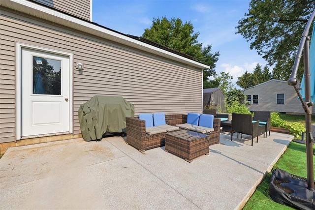 30 Ecklund Street, Sparta, MI 49345