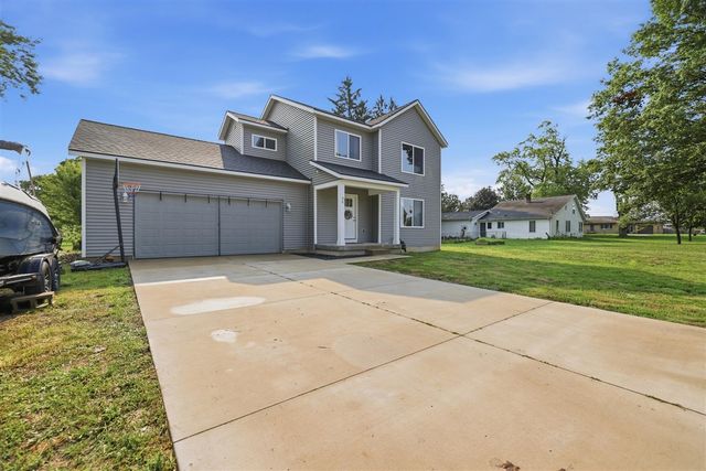 30 Ecklund Street, Sparta, MI 49345