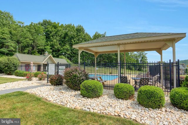 12101 MOUNTAINSIDE DR, Mercersburg, PA 17236