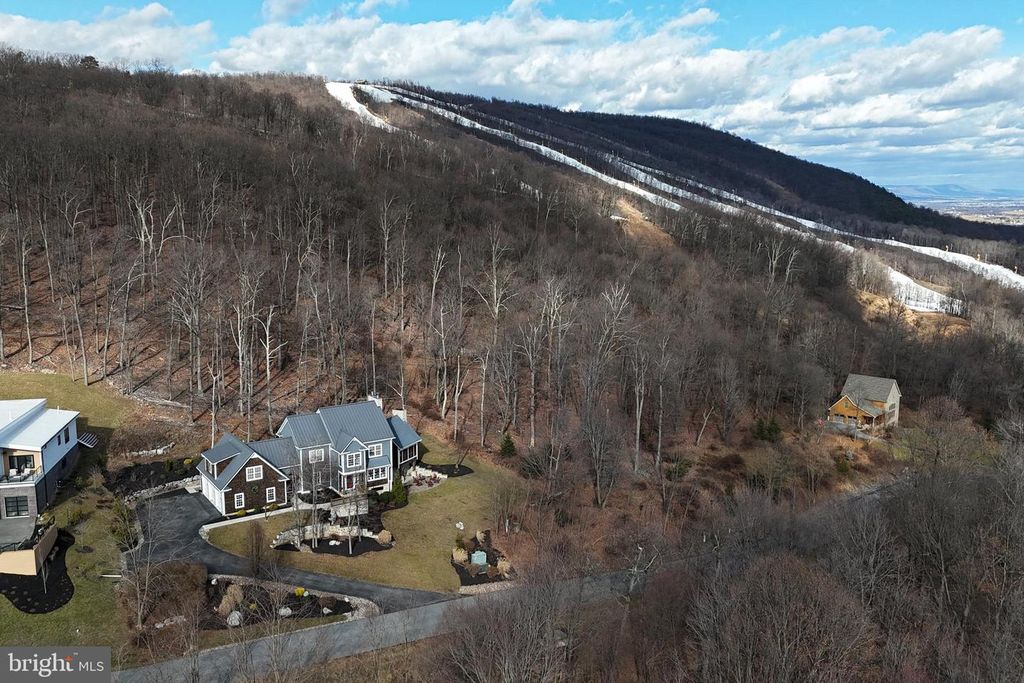 12101 MOUNTAINSIDE DR, Mercersburg, PA 17236