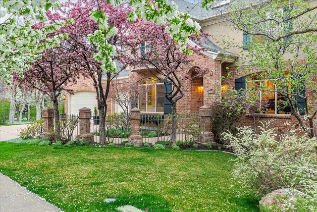 1095 E MARIWOOD CIR, North Salt Lake, UT 84054