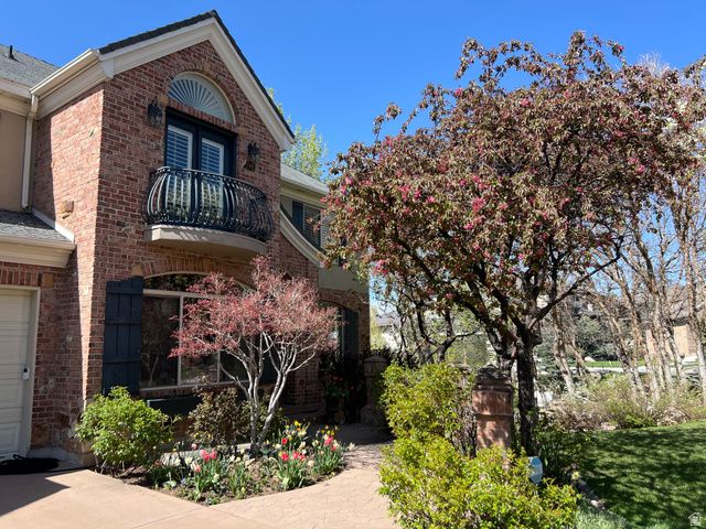 1095 E MARIWOOD CIR, North Salt Lake, UT 84054