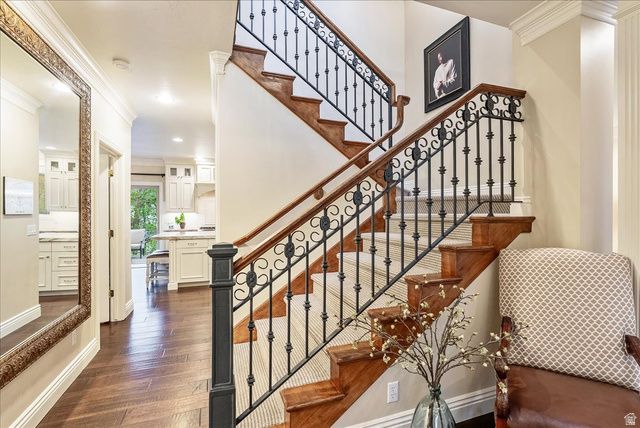 1095 E MARIWOOD CIR, North Salt Lake, UT 84054