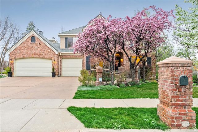 1095 E MARIWOOD CIR, North Salt Lake, UT 84054