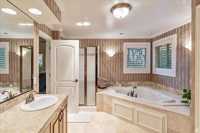 1095 E MARIWOOD CIR, North Salt Lake, UT 84054