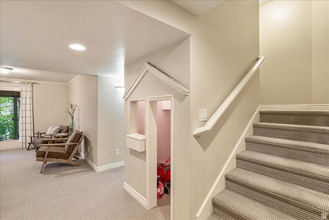 1095 E MARIWOOD CIR, North Salt Lake, UT 84054