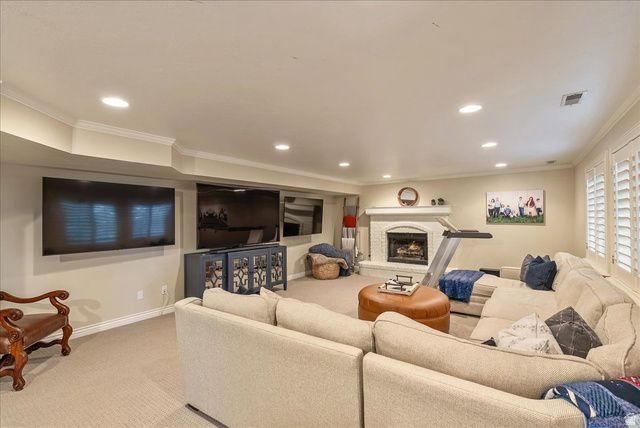 1095 E MARIWOOD CIR, North Salt Lake, UT 84054