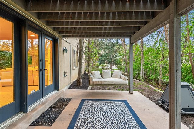 1095 E MARIWOOD CIR, North Salt Lake, UT 84054