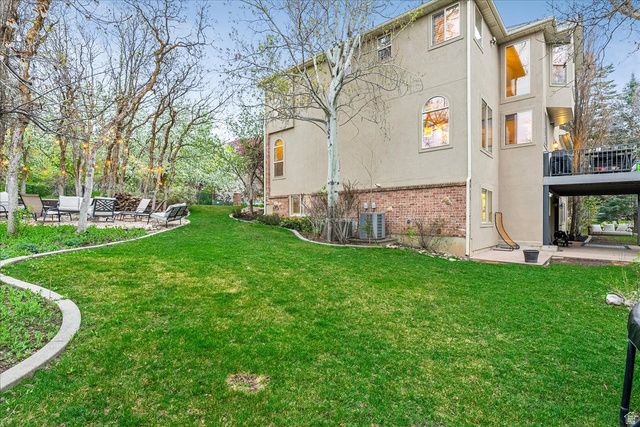 1095 E MARIWOOD CIR, North Salt Lake, UT 84054