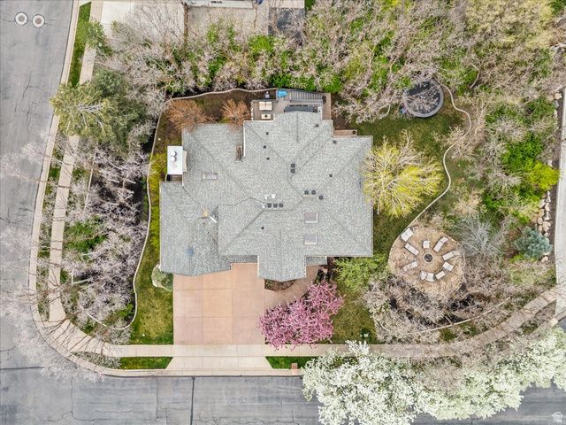 1095 E MARIWOOD CIR, North Salt Lake, UT 84054