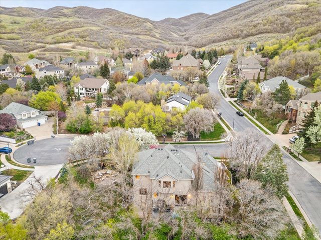 1095 E MARIWOOD CIR, North Salt Lake, UT 84054